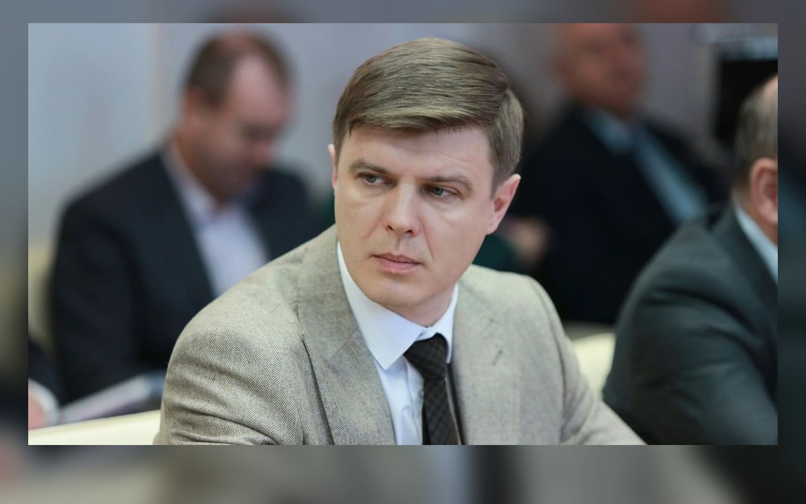 Полтора миллиона за контракты минобра: Александру Королеву — 10 лет 2 месяца