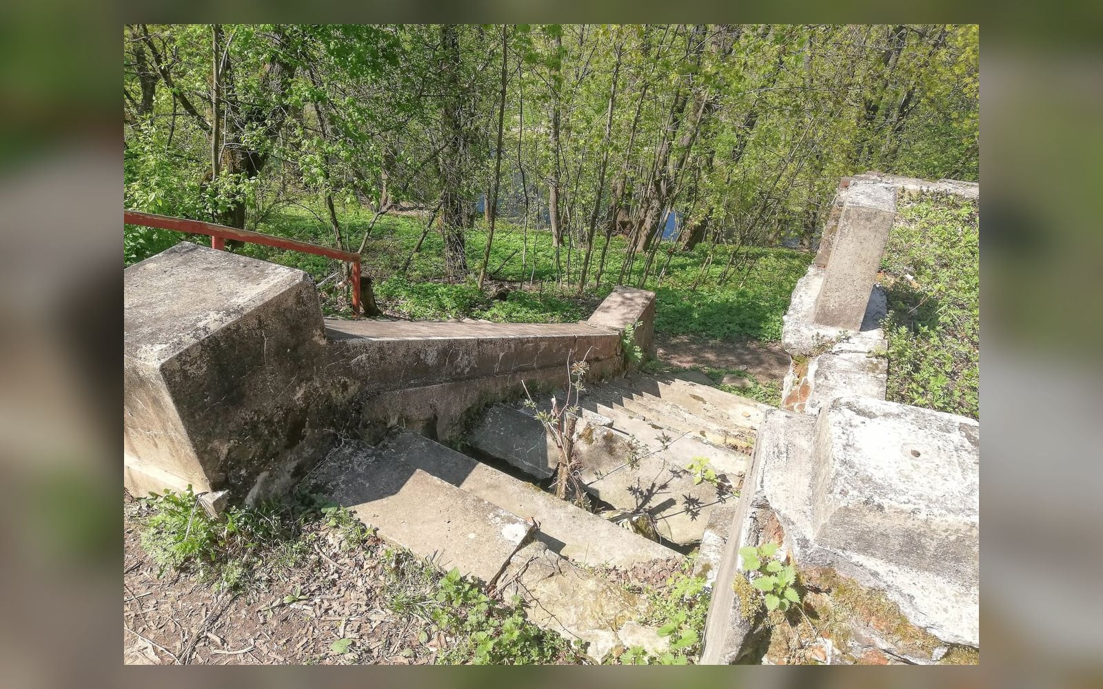 Парапетная лестница усадьбы Пущино-на-Оке к Оке