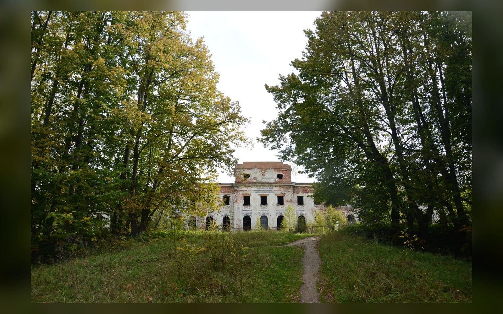 Дворец Чернышёвых со стороны парка в Яропольце