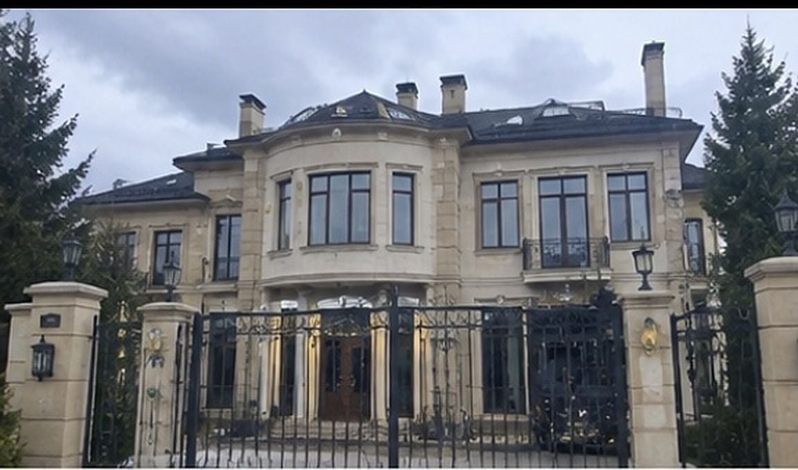 Фасад особняка на Рублёвке