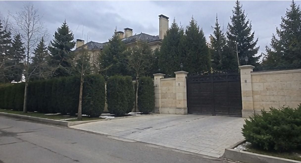 Ворота и ограда особняка на Рублёвке