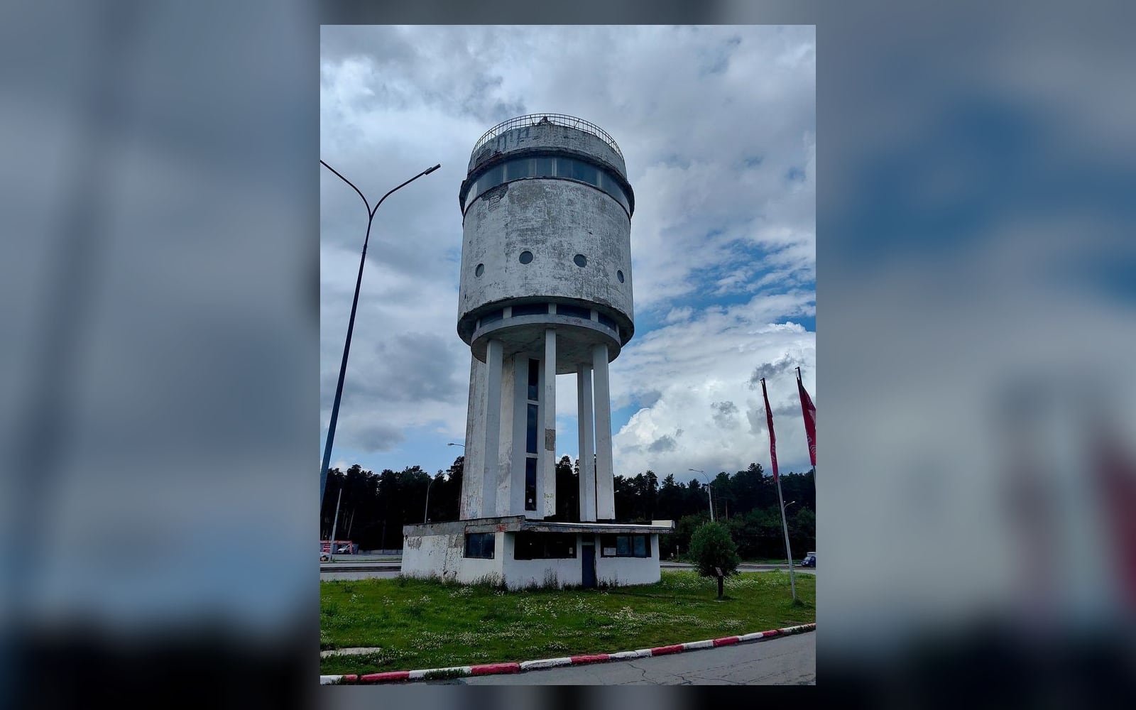 Белая башня Моисея Рейшера, улица Бакинских Комиссаров, Екатеринбург