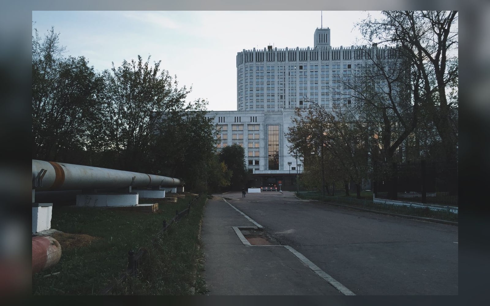 Дружинниковская улица у Дома Правительства