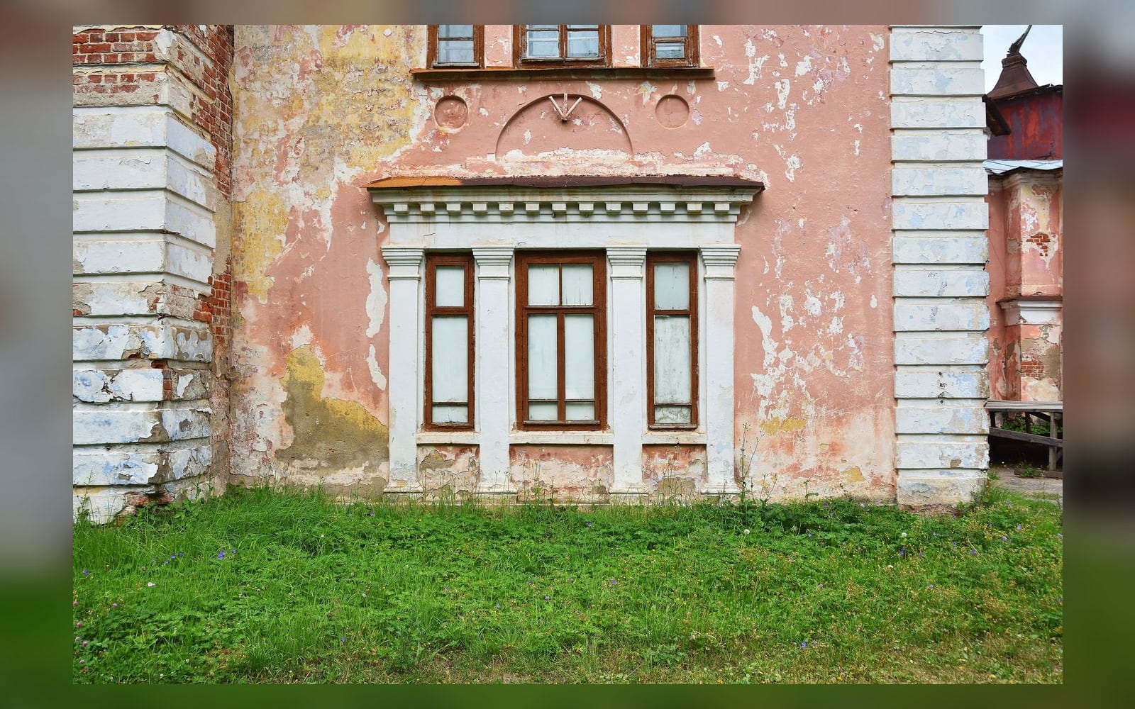 Окна главного фасада усадьбы Татищева, Старая Вичуга