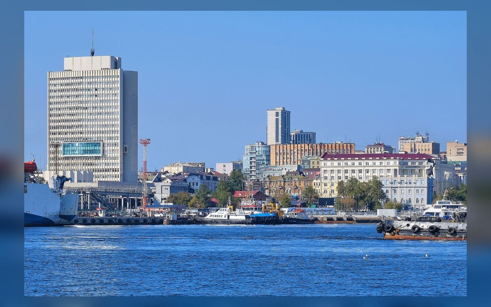 Здание правительства Приморского края во Владивостоке