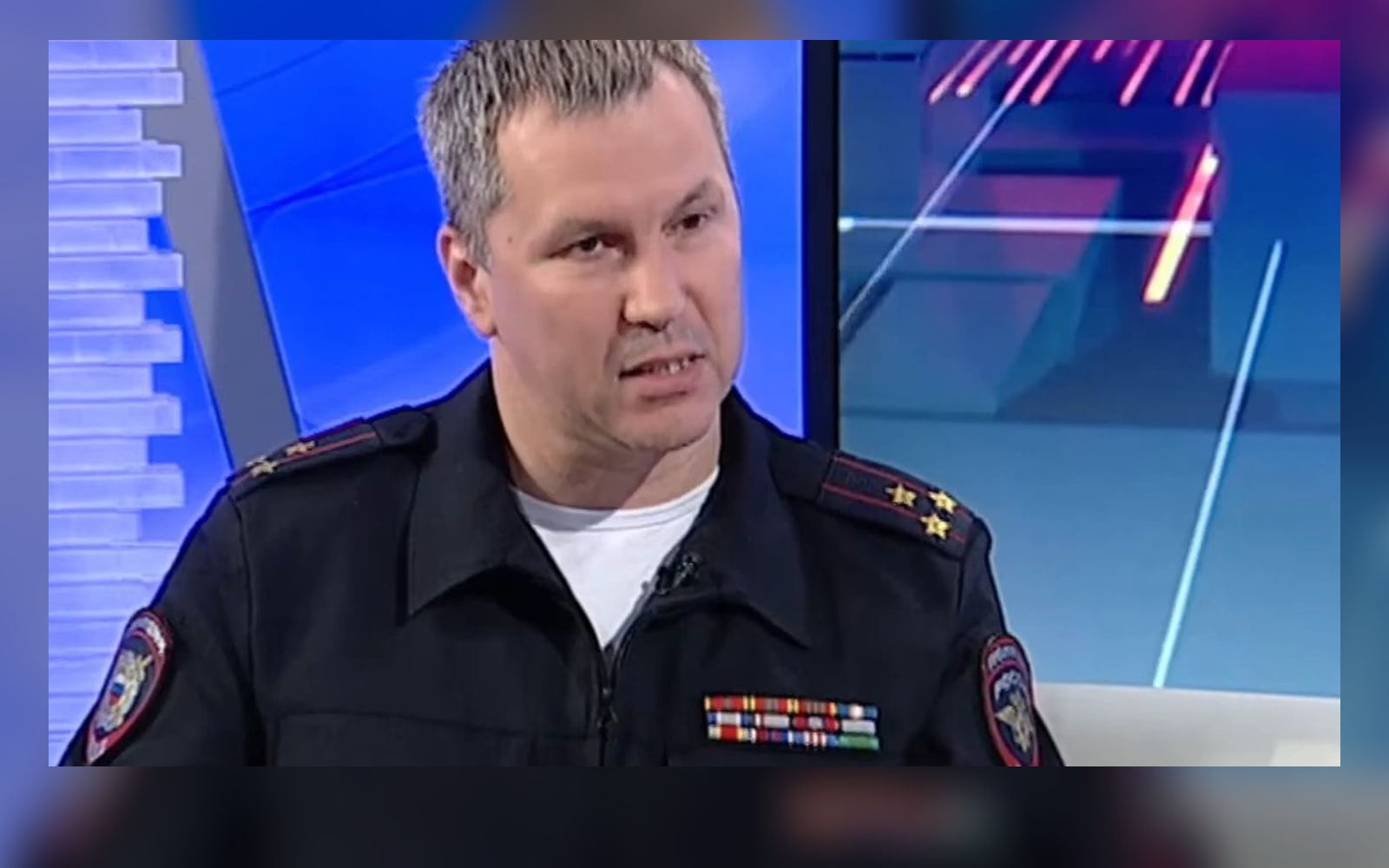 Пять миллионов — за то, чтобы бизнесмена не судили. Бизнесмена осудили, теперь и полковника, который взял деньги