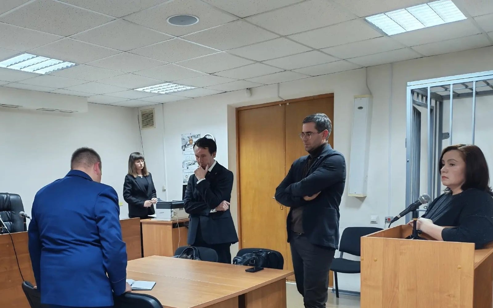 Платные лекции в рабочее время суд преступлением не счёл, мебель от коммерсанта — счёл: экс-глава вологодского УФАС получила 8,5 года с отсрочкой